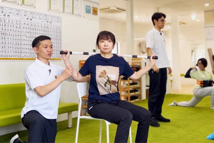 セラピスト・トレーナーが運動療法マップを活用している様子