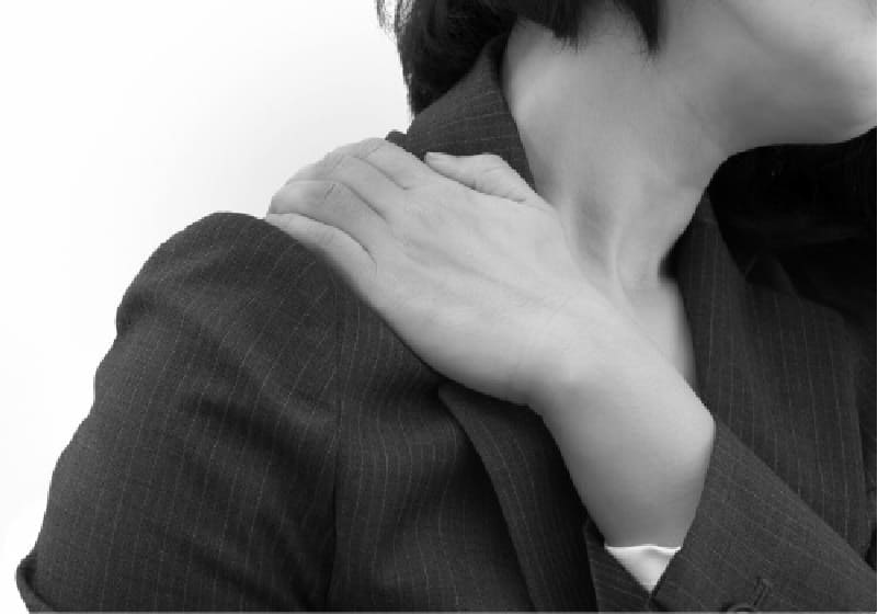 五十肩・四十肩による膝の痛み