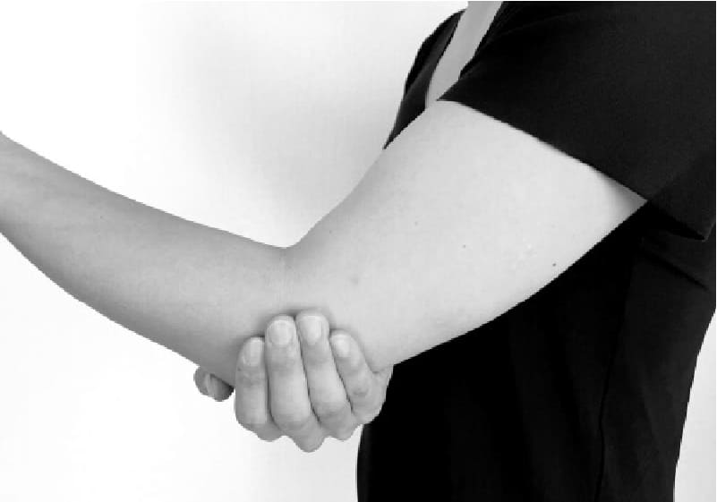 テニス肘 (外側上顆炎)による膝の痛み