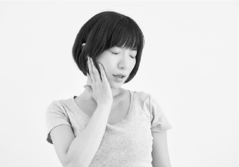 顎関節症による膝の痛み
