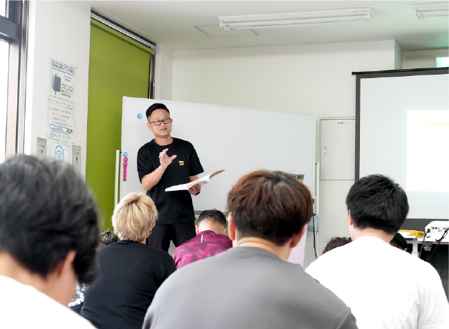 セミナーでの講義・説明の様子