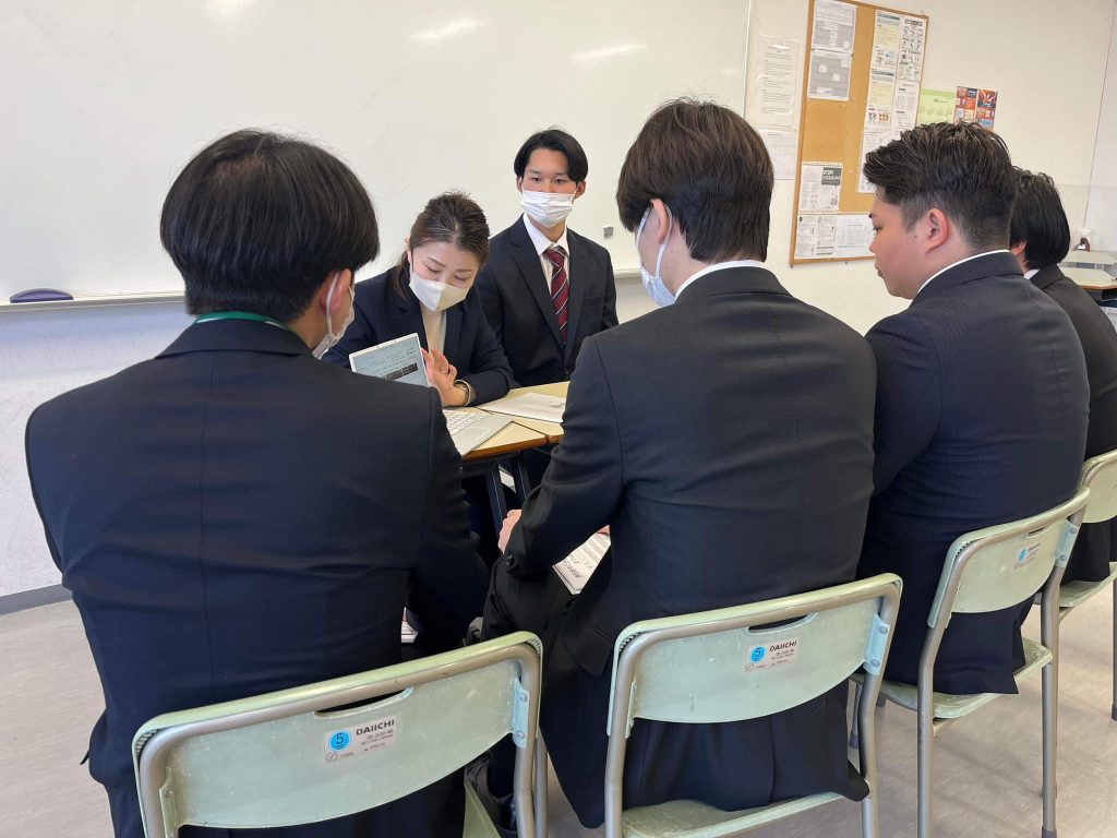 【専門学校へ企業説明会！】